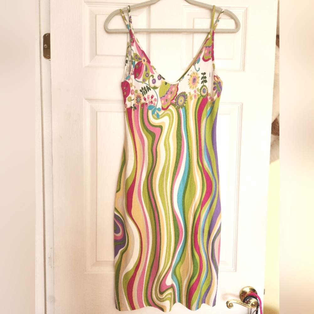 NWOT bodycon dress. European size 40. MED. Stretch. Multicolor. Summer, Beach.